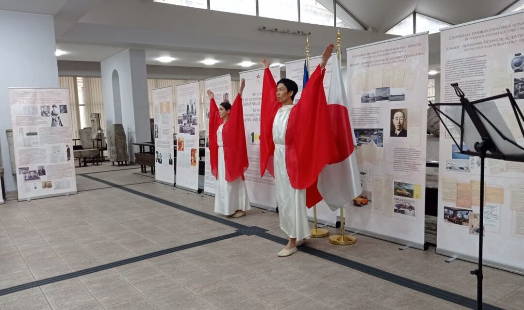 Expoziție „100 de ani de relații diplomatice între România și Japonia”