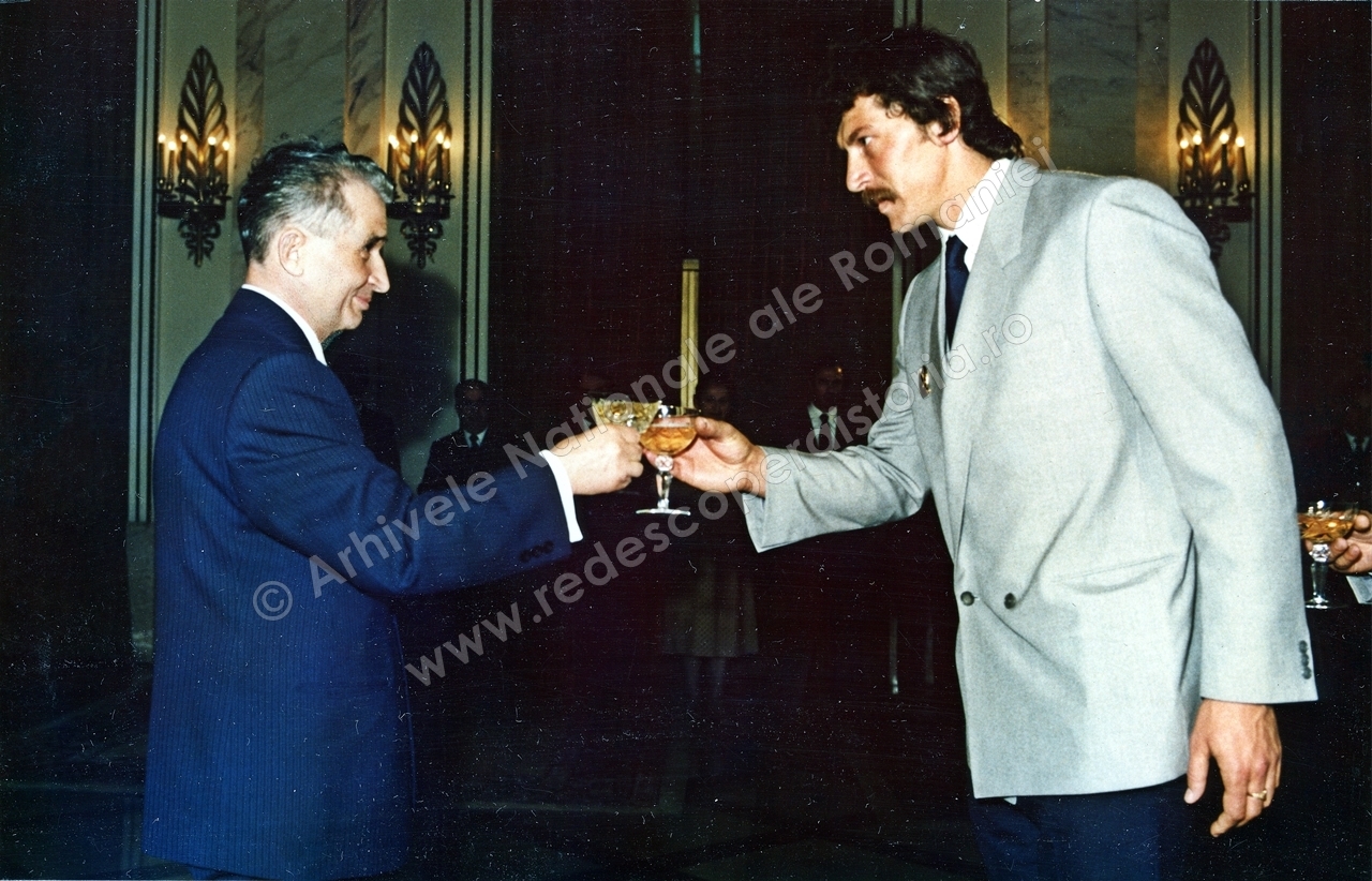 Nicolae Ceaușescu și Helmut Duckadam