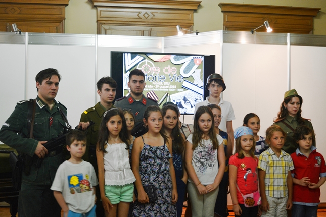 FOTOREPORTAJ: Participarea Asociației Redescoperă Istoria la Școala de Vară de la Palatul Suțu (11 iulie 2015)